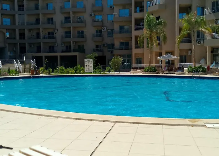 Апарт-отель In Al Mamsha Hambra Compound Princess